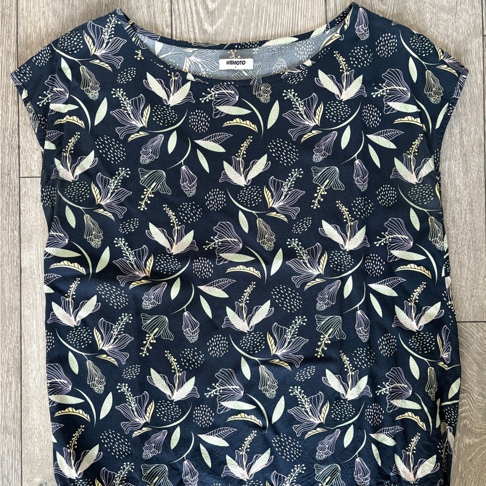 Wemoto Navy Blue Floral Women's T-Shirt Blouse